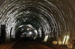 2005tunnel.JPG
